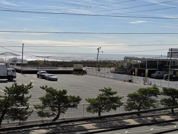 9101 Atlantic Ave, Margate, NJ 08402