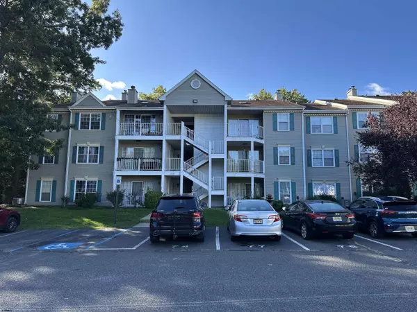 74 Iroquois Dr, Galloway Township, NJ 08205