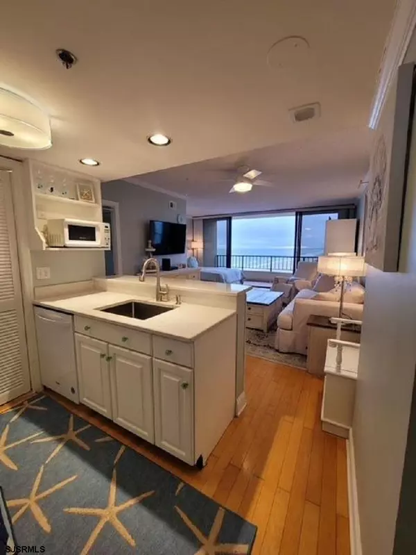 Atlantic City, NJ 08401,3851 boardwalk #2206