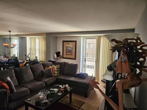 Atlantic City, NJ 08401,101 S Plaza #402