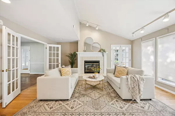 Linwood, NJ 08221-1638,2 Woodstock Dr