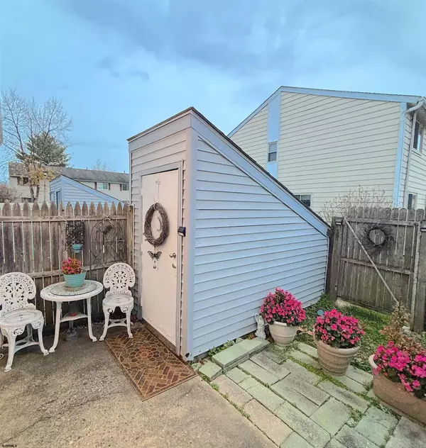 Pine Hill Borough, NJ 08021-6854,407 Mason Run #407