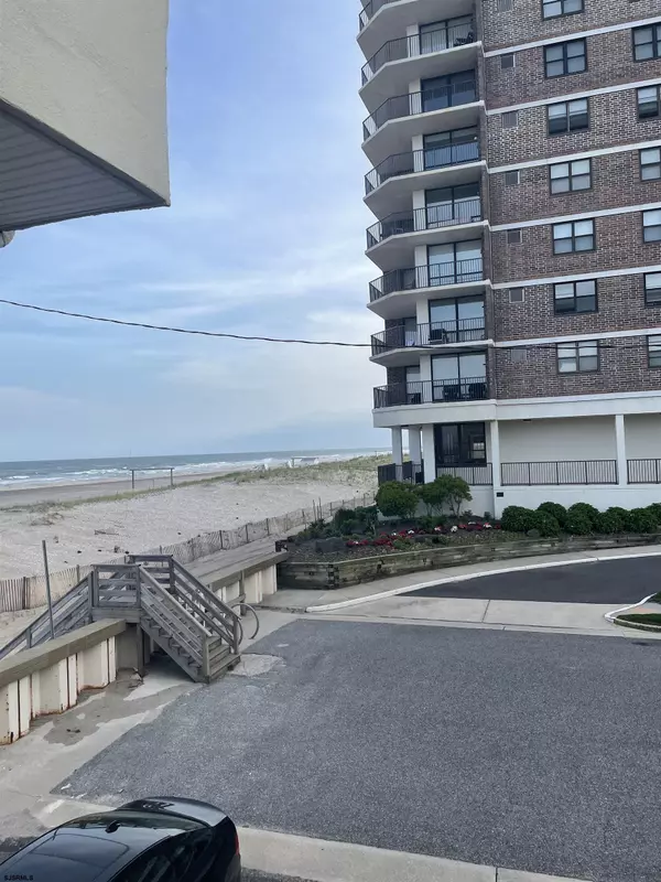 Margate, NJ 08402,9010 Atlantic Ave