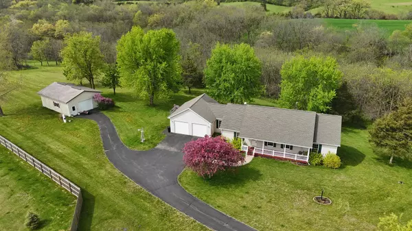 1764 William Drive, Galena, IL 61036