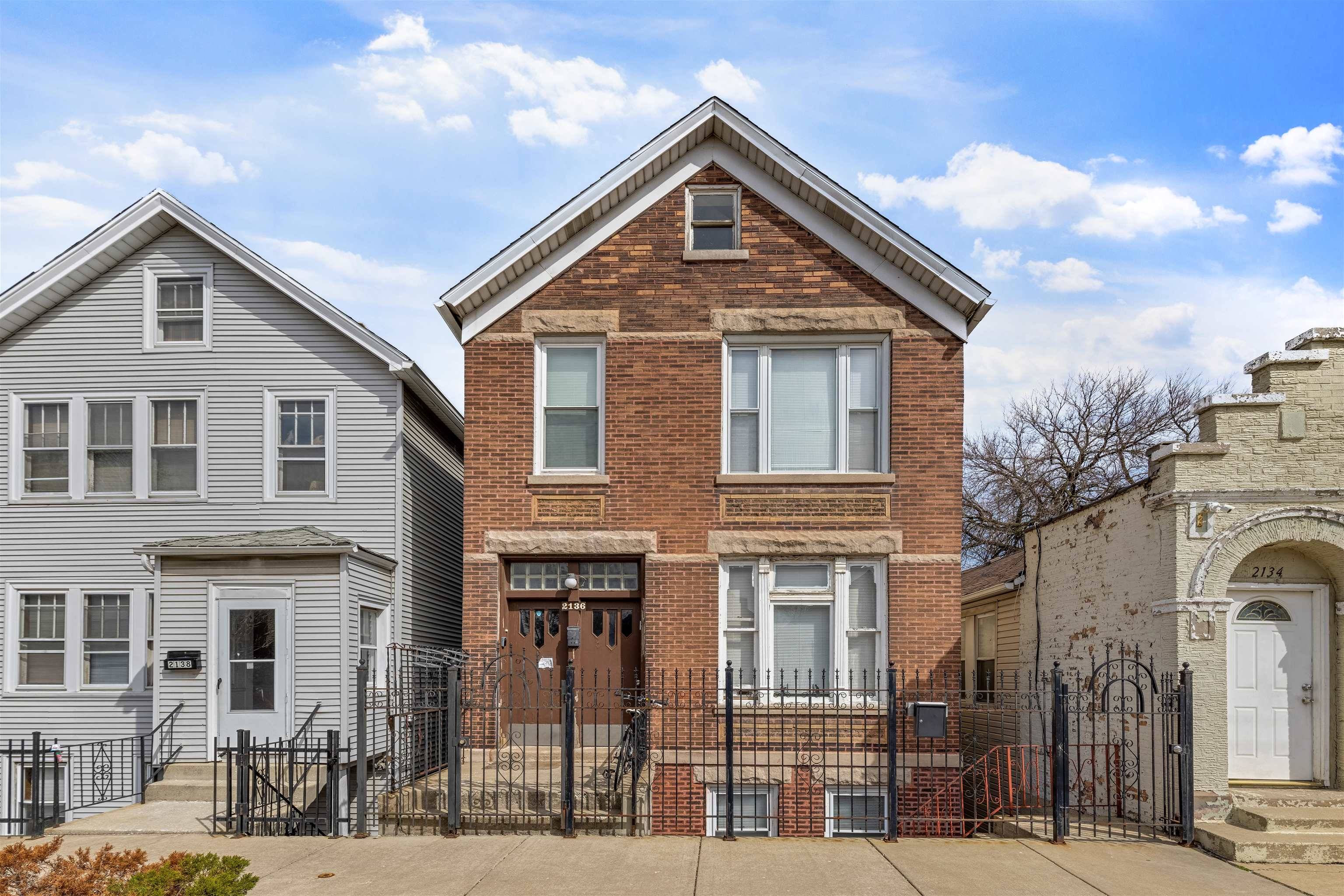 2136 W 18th Place, Chicago, IL 60608