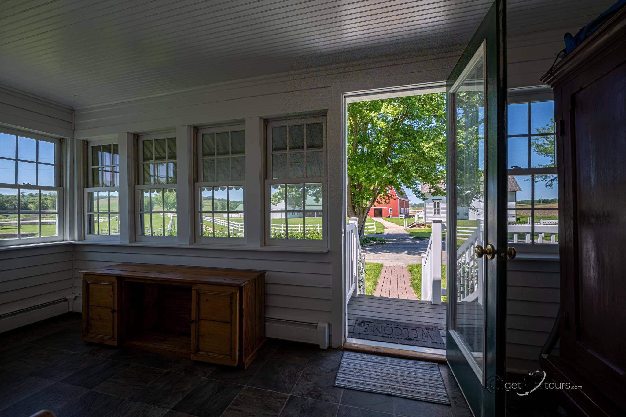 Elizabeth, IL 61028,8585 Derinda Road