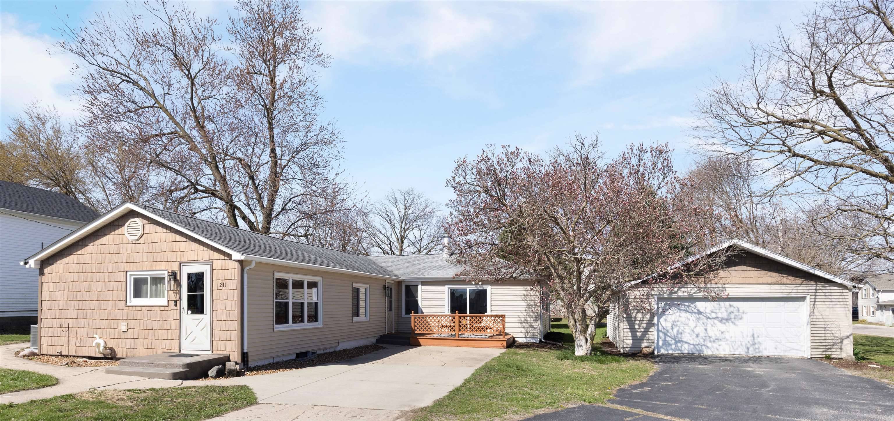 211 Washington Street, Pecatonica, IL 61063