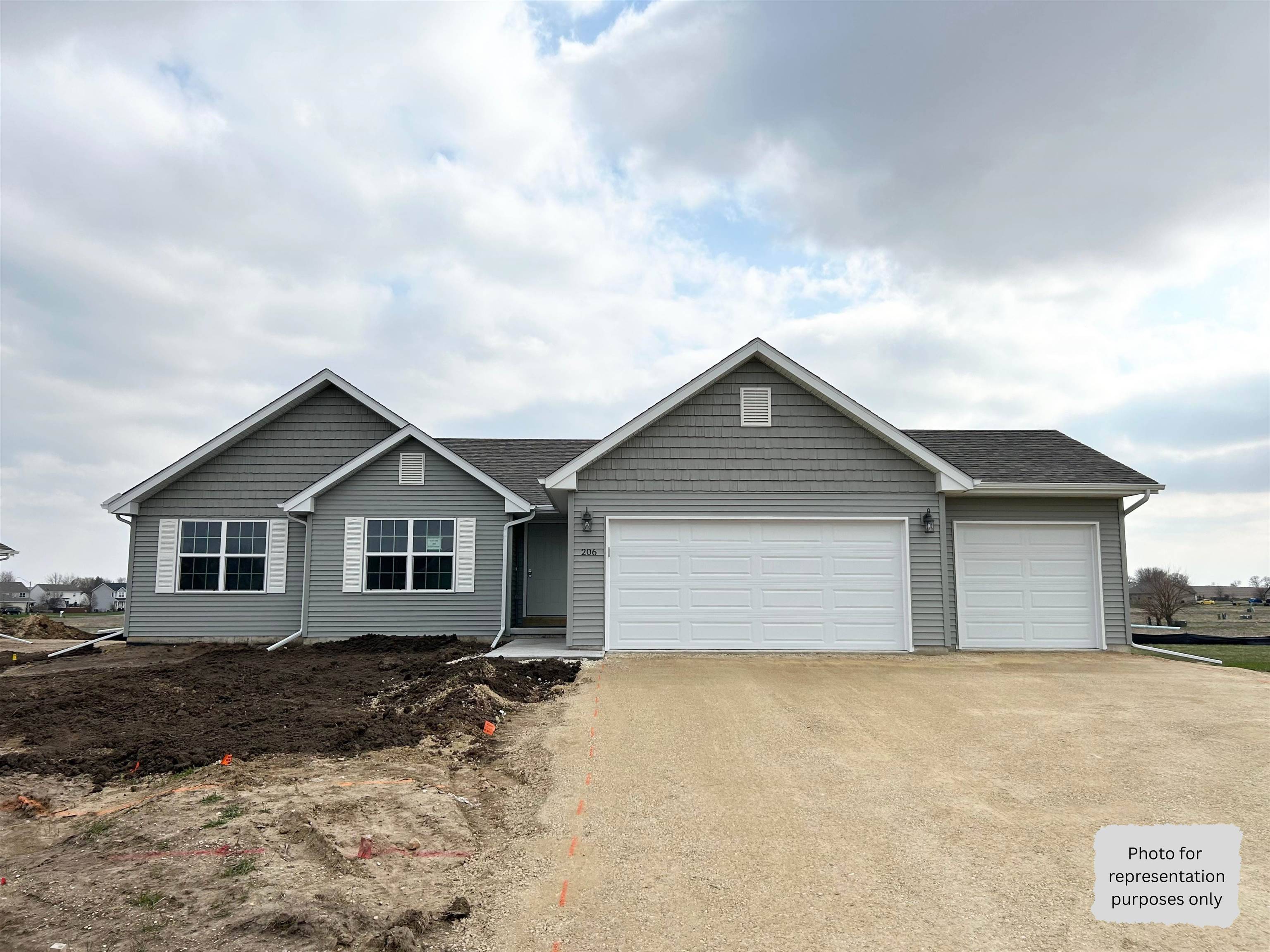 201 AUTUMNWOOD Lane, Davis Junction, IL 61020
