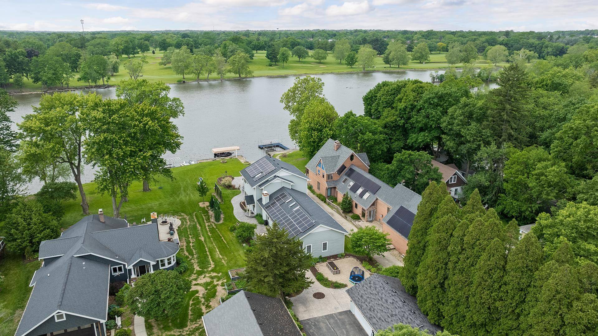 5216 East Drive, Loves Park, IL 61111