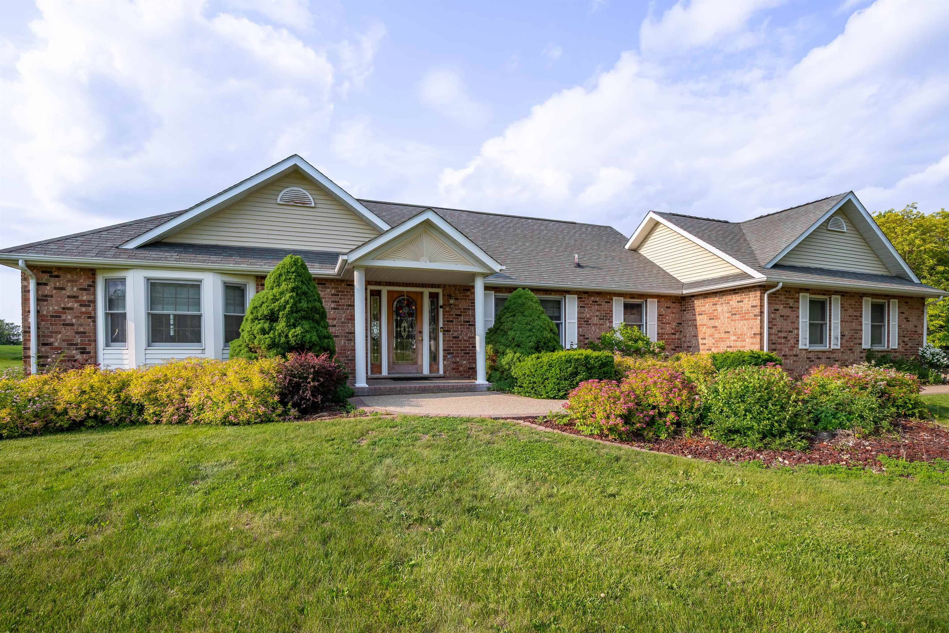 11130 E Golf View Drive, Galena, IL 61036