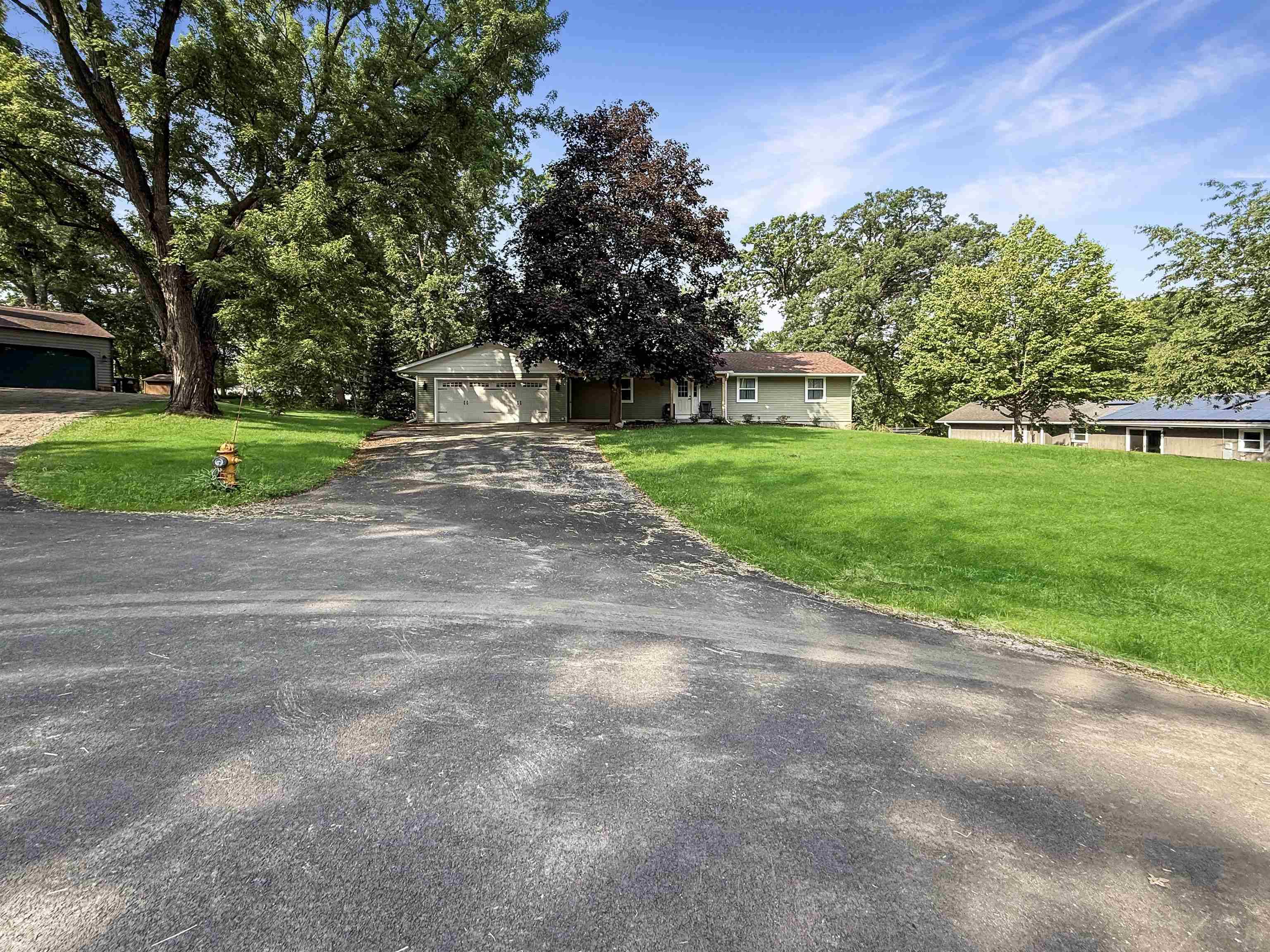 12 Old Corduroy Circle, Lena, IL 61048