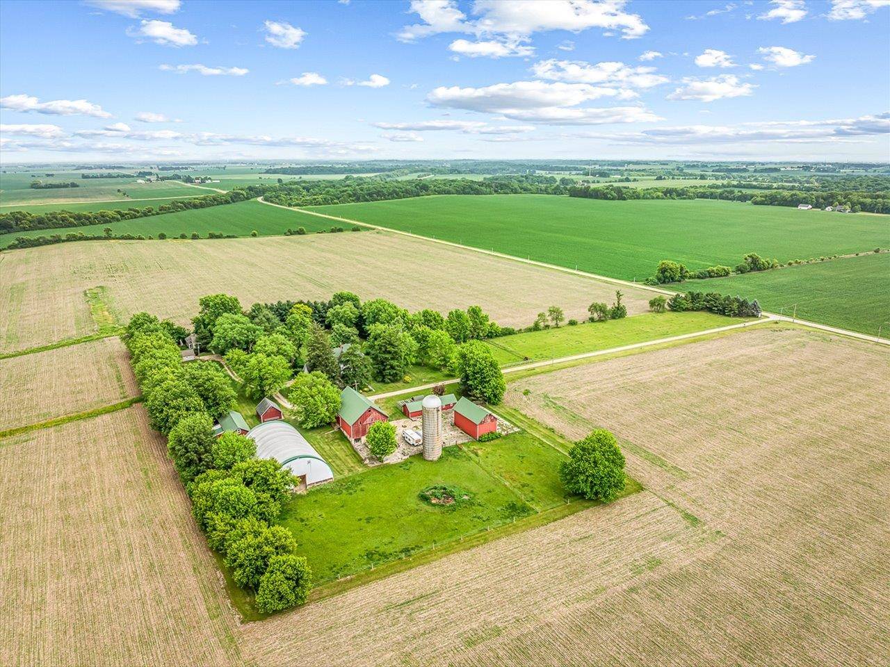 466 Quail Trap Road, Caledonia, IL 61011