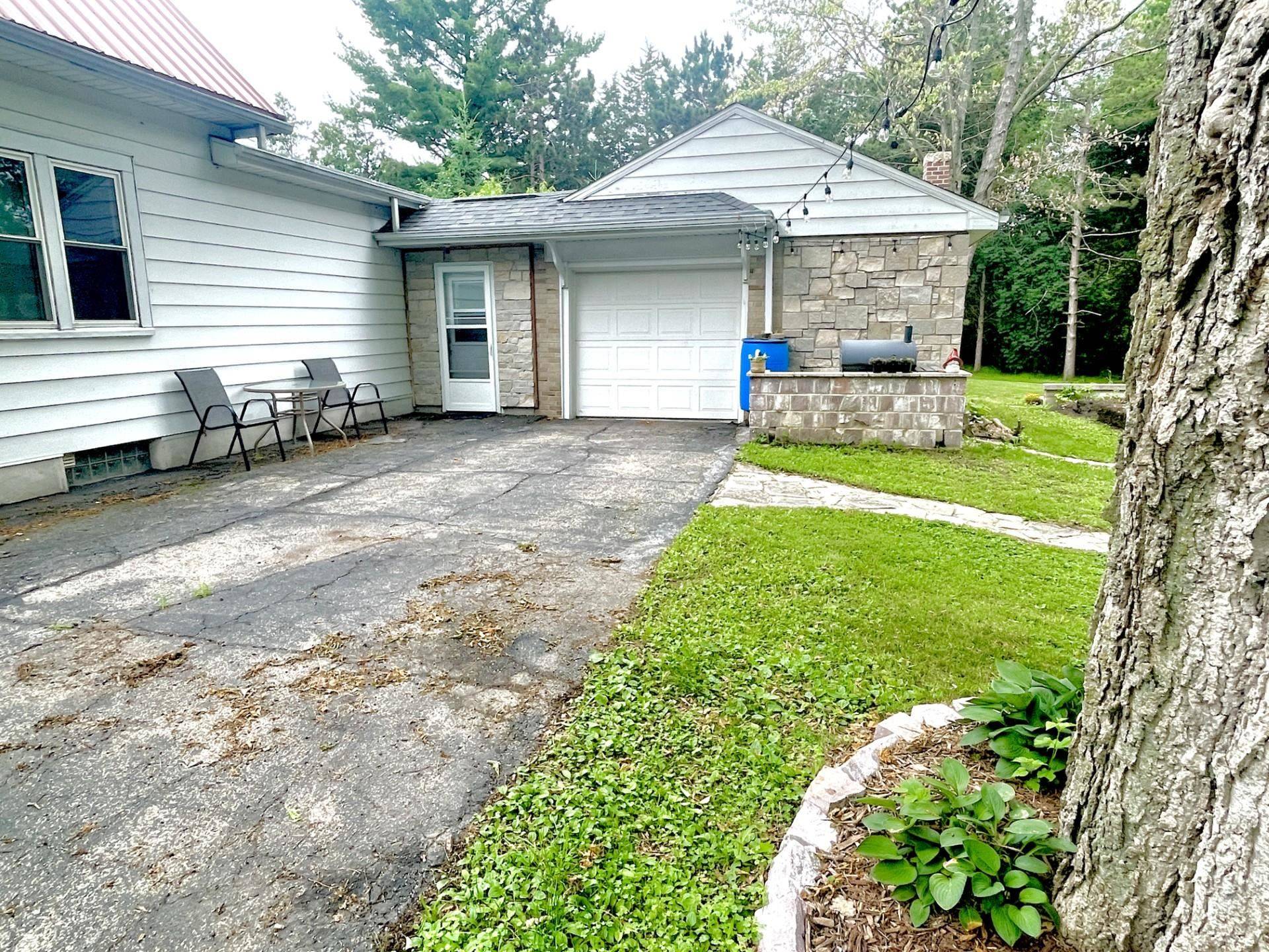 Oglesby, IL 61348,825 Swift Avenue