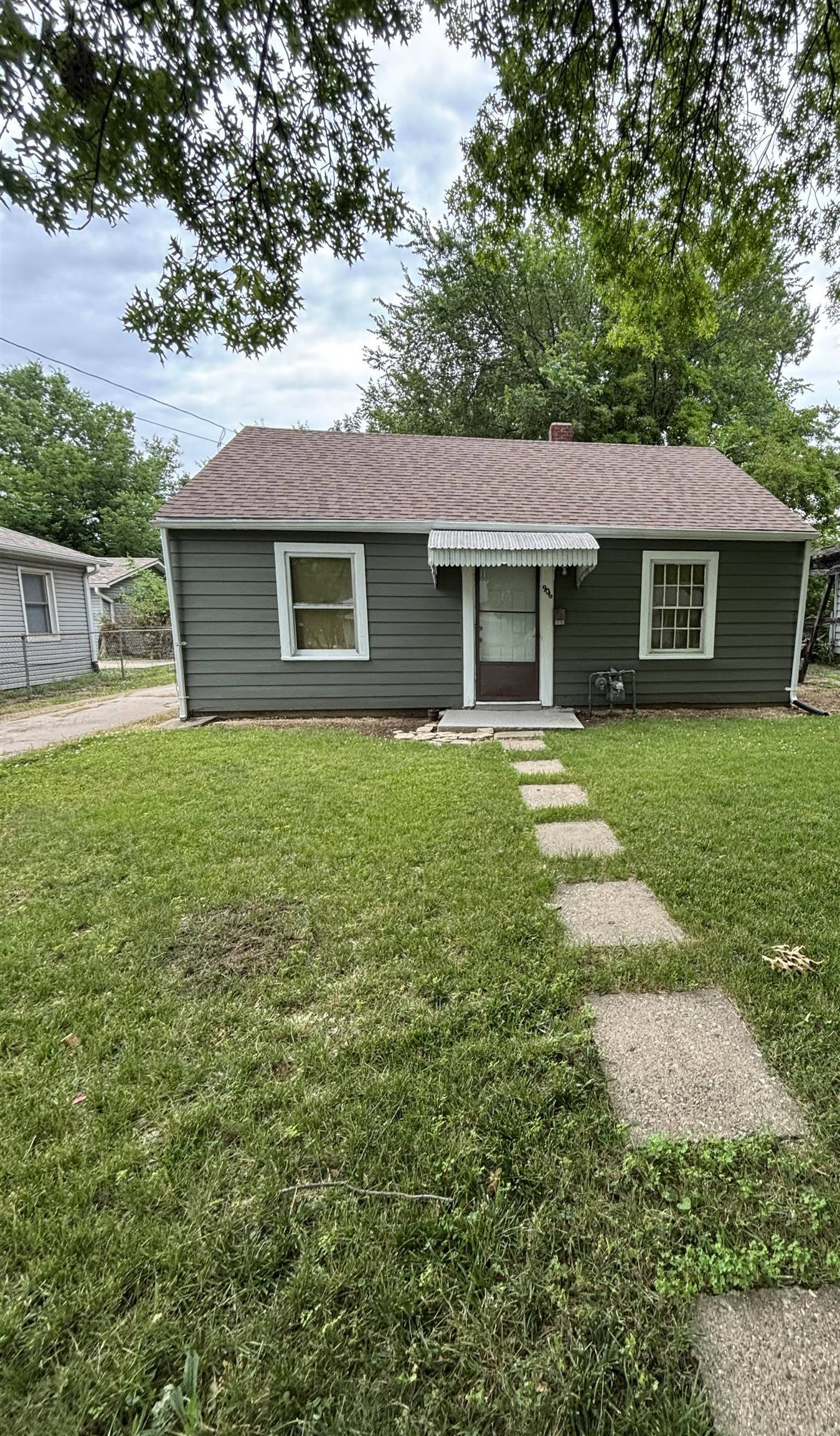 906 N central Avenue, Rockford, IL 61101