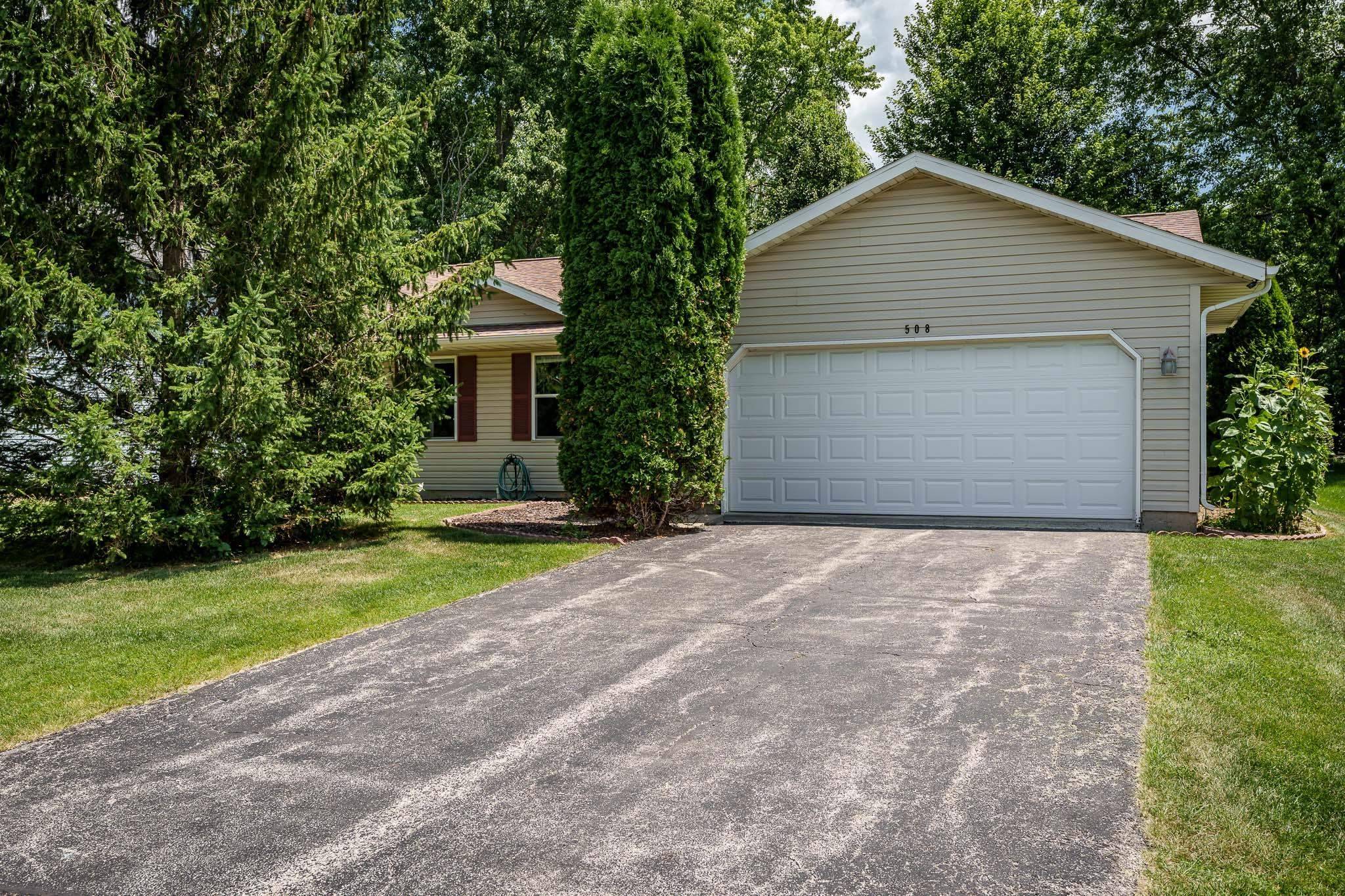 508 SW Constitution Drive, Poplar Grove, IL 61065