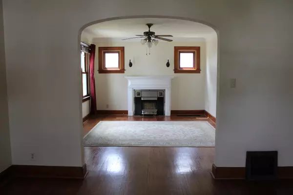 Elgin, IL 60123,316 Marguerite Street