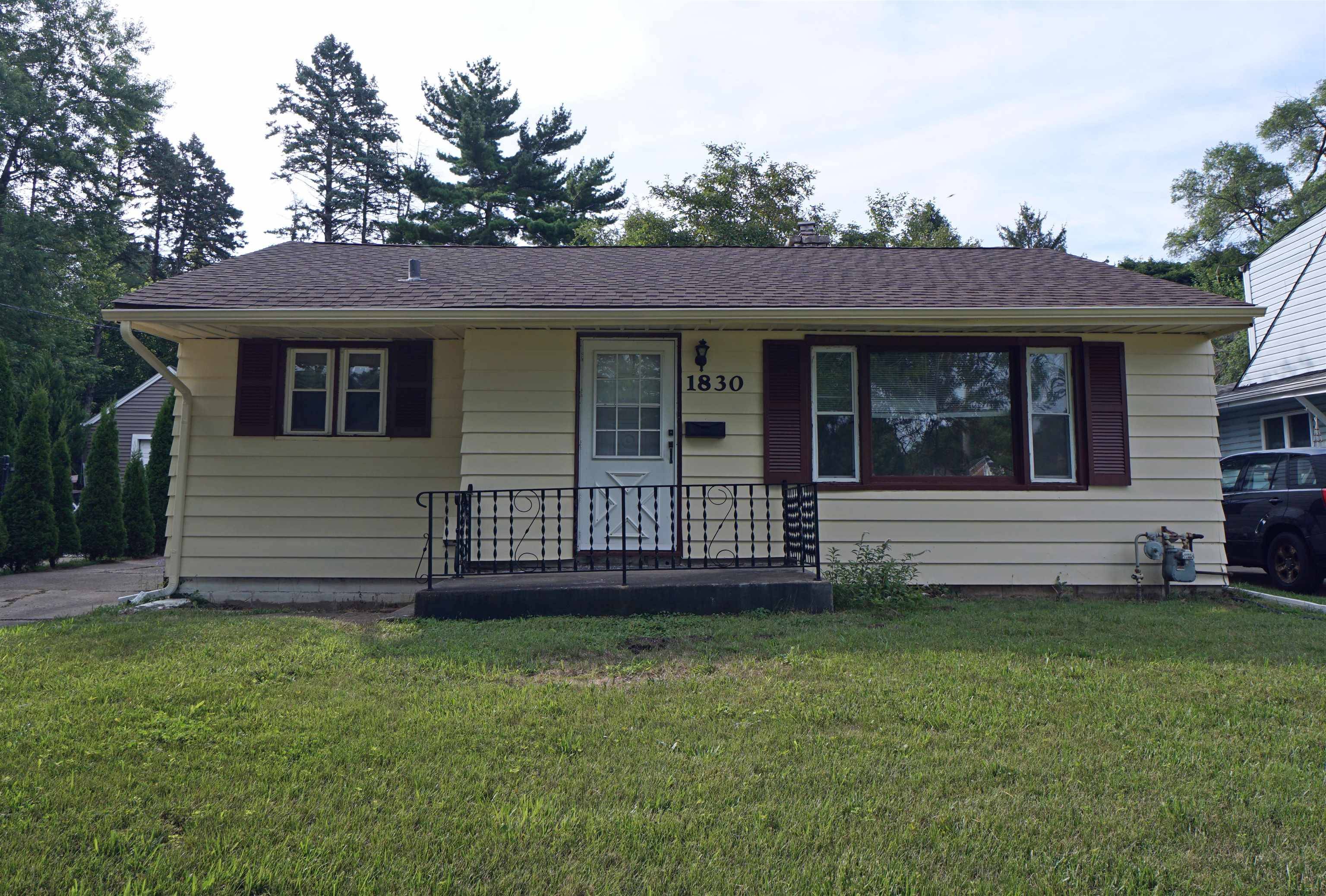 1830 OHIO Parkway, Rockford, IL 61108