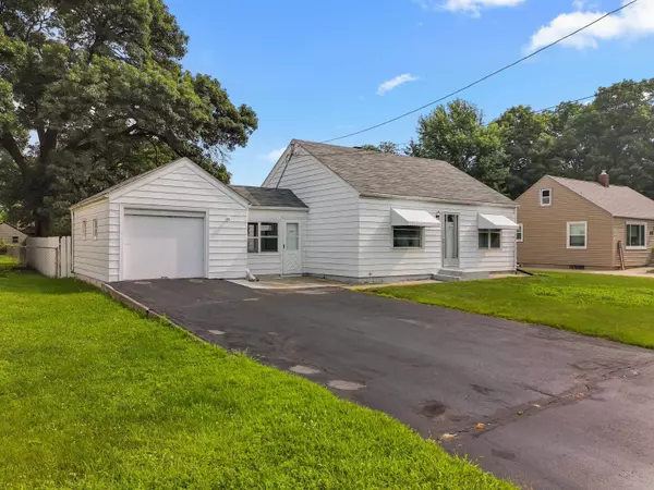 608 Wayne Drive, Machesney Park, IL 61115