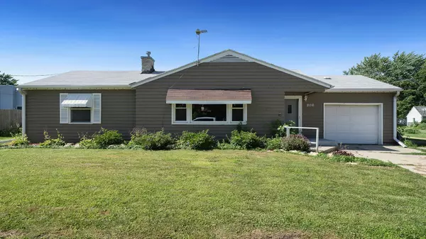 206 W Green Street, Forreston, IL 61030
