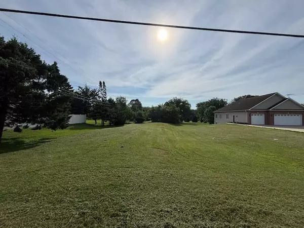 2820 N 1st Street, Dekalb, IL 60115