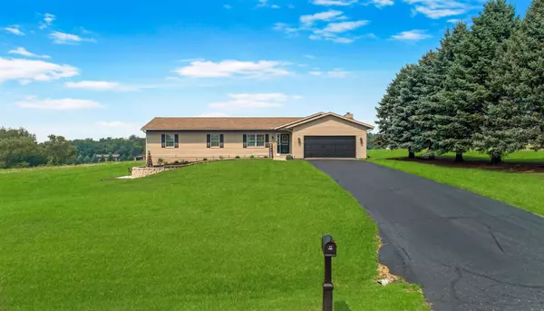 24-100 Shenandoah Drive, Lake Carroll, IL 61046