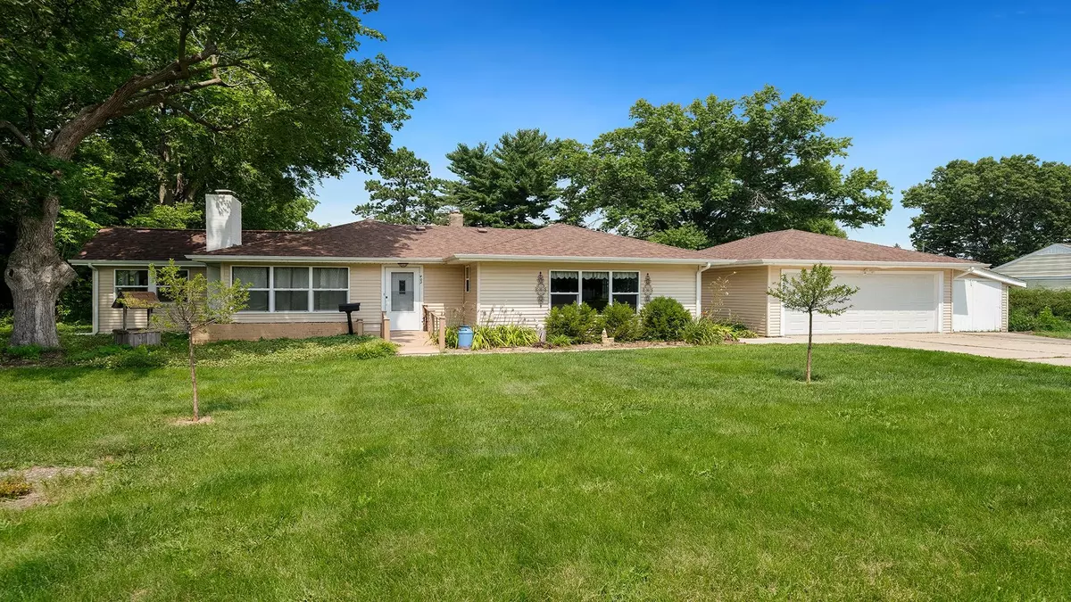 Loves Park, IL 61111,402 Glendale Road