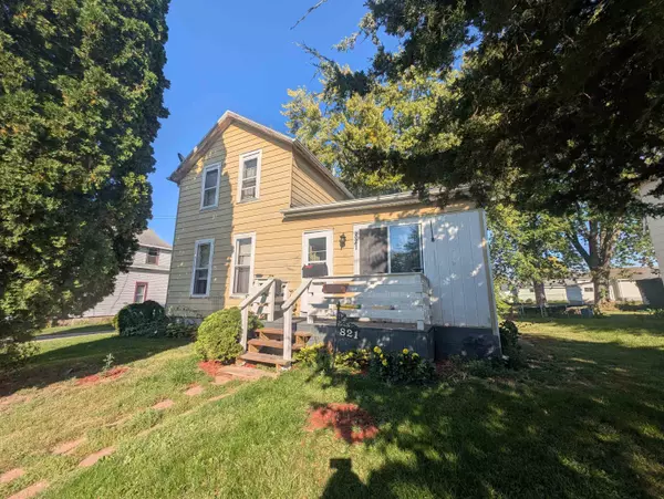 821 S Chippewa Avenue, Freeport, IL 61032