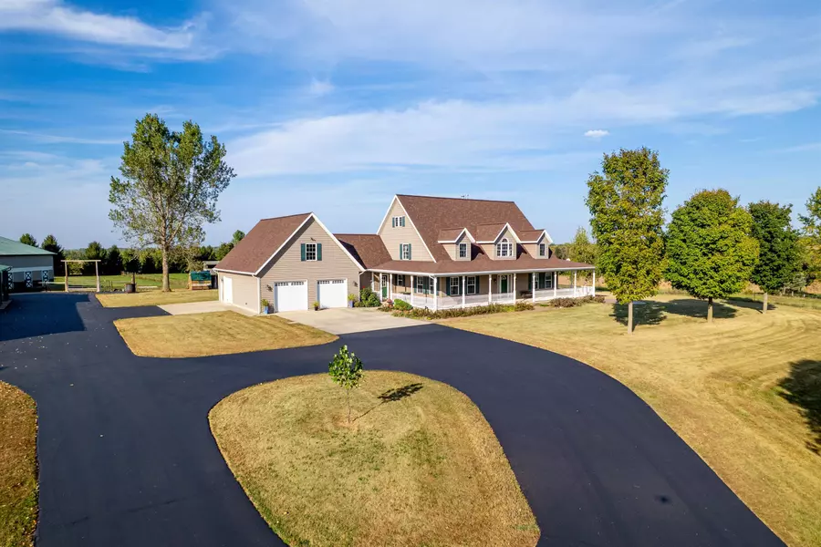 10477 (10 AC) Telegraph Road, Winnebago, IL 61088