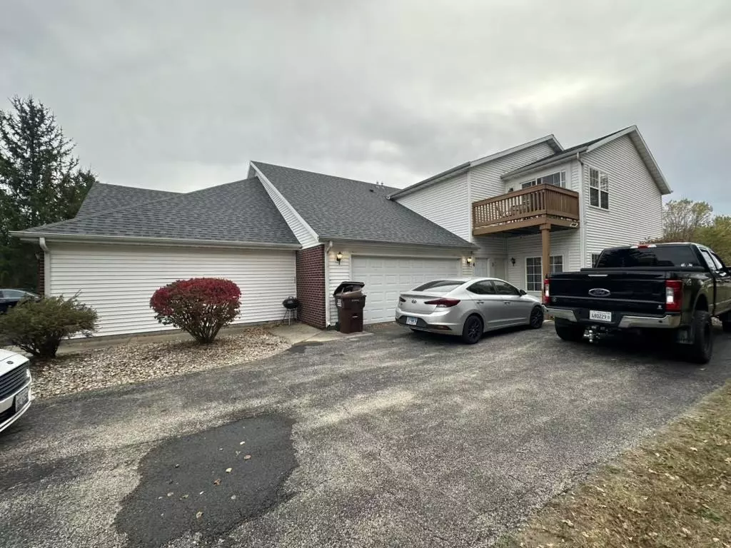 Roscoe, IL 61073,10450 Metalmark Lane