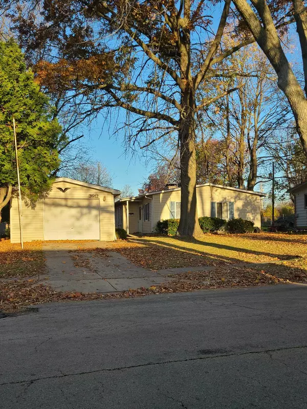 3912 latham Street, Rockford, IL 61103