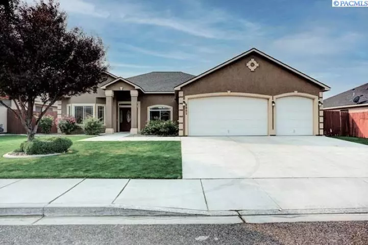 8805 W Clearwater Place, Kennewick, WA 99336