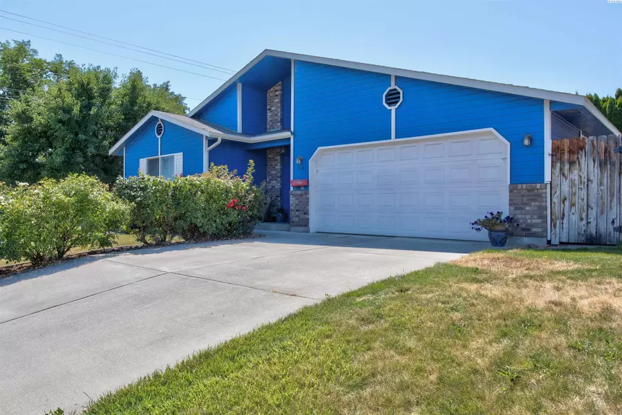 914 S Buchanan St, Kennewick, WA 99336