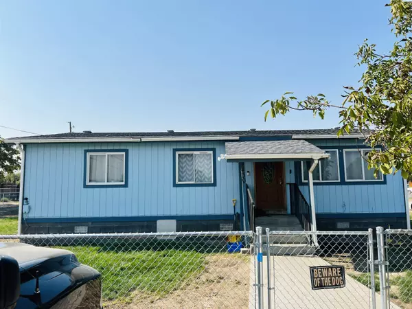 430 Cedar St, Mabton, WA 98935