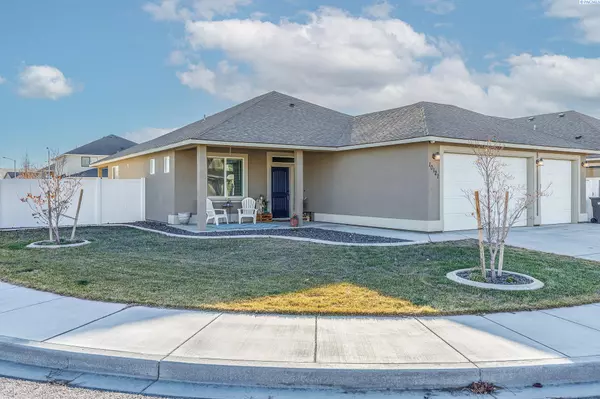 10121 W 16th Place, Kennewick, WA 99338