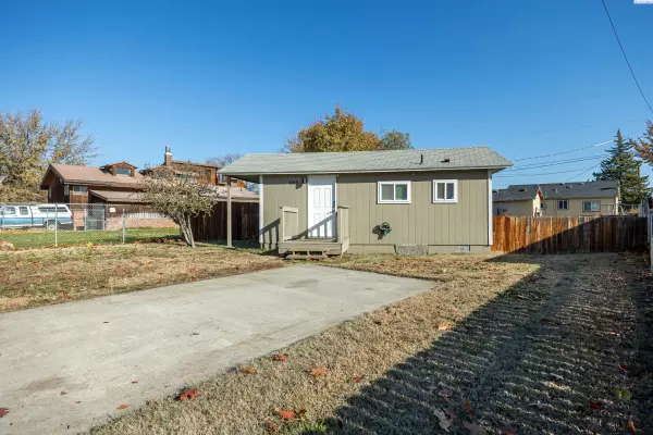 808 Stanton Ave, Richland, WA 99352