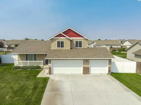 4811 Catalonia Dr,  Pasco,  WA 99301