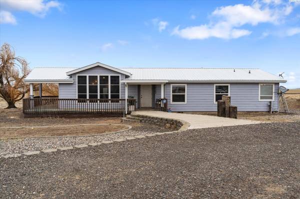 44522 Travis Rd, Prosser, WA 99350