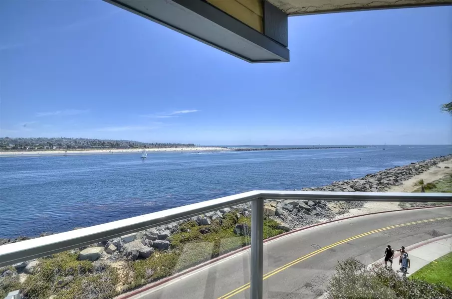 2595 Ocean Front Walk #7, San Diego, CA 92109