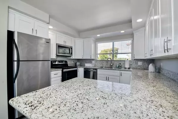 6677 Paseo Del Norte #B, Carlsbad, CA 92011