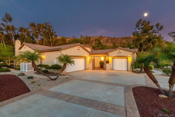 26165 Crescendo Dr, Escondido, CA 92026