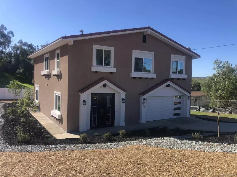 8869 Echo Dr, La Mesa, CA 91941