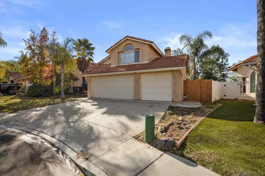 274 Royal Glen Dr, Fallbrook, CA 92028