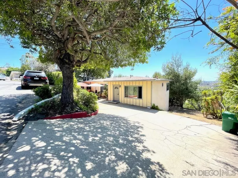 3632 Hartzel Dr, Spring Valley, CA 91977