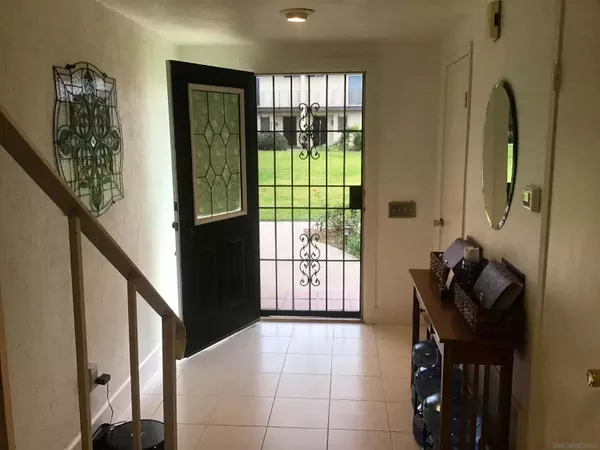 Vista, CA 92084,654 Bel Air Dr W