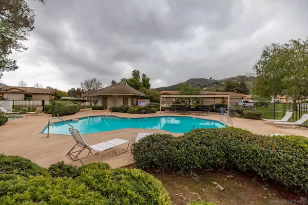 Fallbrook, CA 92028,4326 Los Padres Dr