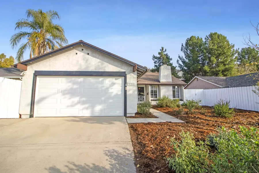 8701 Langholm Rd, El Cajon, CA 92021