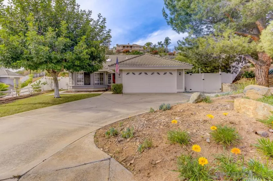 1581 Conway Dr, Escondido, CA 92027