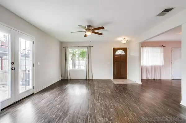 Vista, CA 92084,1725 Coyote Ct