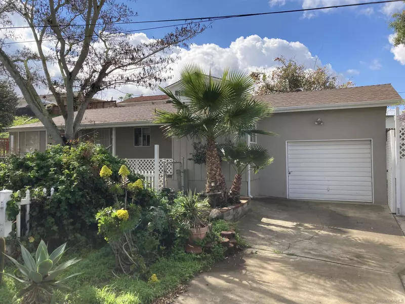 1059 Eucalyptus Ave, Vista, CA 92084