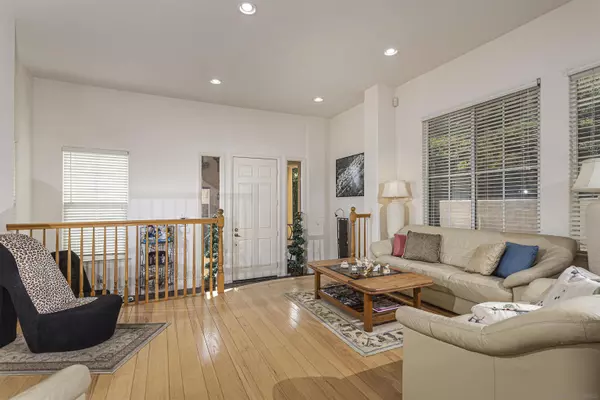 La Jolla, CA 92037,8180 Gilman Court